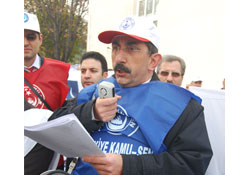 Bir karar, iki eylem