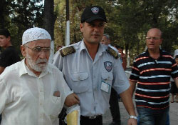 Sahte hocaları Kur'an yayını durdurdu