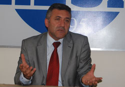 Hükümet muhalefet istemiyor