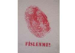 Bürokratlar fişlendiğine inanıyor