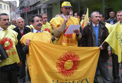 Bafra Eğitim-Sen'den yasa tepkisi