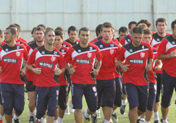 Ağızları bıçak açmıyor