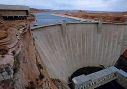 52 baraj satış masasında