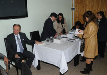 Yazar Arpat'tan örnek davranış