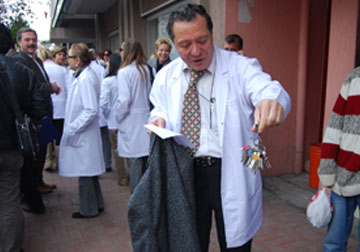 Eczacılardan anahtarlı eylem