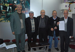 Fabrika köyü ikiye böldü