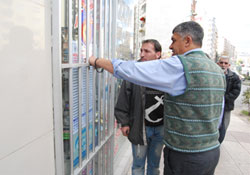 Eczanelerde kuyruk oluştu