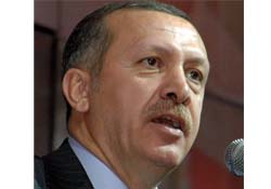 Taşlar kimilerinin paçalarından dökülüyor