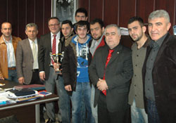 ŞAMPİYONLARDAN KUPALI ZİYARET