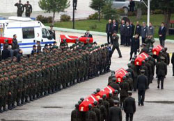 Türkiye şehitlerine ağlıyor