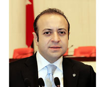 Bugünün Türkiye'si daha özgür, daha demokrat