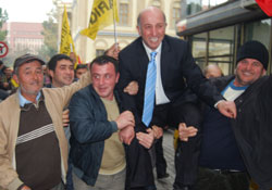 Mertoğlun'dan gövde gösterisi