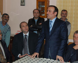 Başkan Genç köylüleri ikna etti