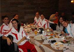 GALİBİYETİ VENTO'DA KUTLADILAR