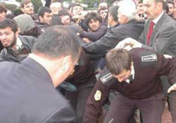 Sen misin İsraili protesto eden!
