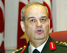 Aydınlardan Başbuğ'a sert tepki