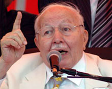 Zeki Müren li eleştiri