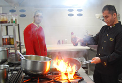 Yeni yıla çalışarak girdiler