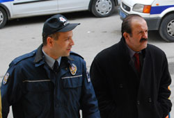 Kadın dövünce tutuklandı