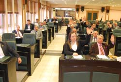 Meclis'te okul polemiği