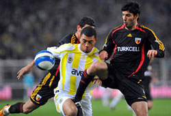 Fenerbahçe uzatmada güldü: 2-1