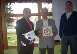 Engelliler tekerlekli sandalyesine kavuştu