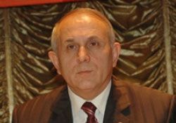 'Şiddetle bağını koparmayan parti kapatılır'