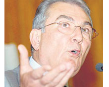 Baykal: Kuvvetler ayrılığı ortadan kaldırılıyor