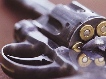 Oktay Ekşi'nin yeğenini vurdular!