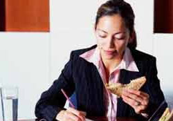 Kadın işçiye özel gün izni çözülüyor