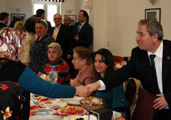 Siyasetçi dürüst olmalı