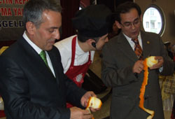 Feza'dan "altın kepçe"