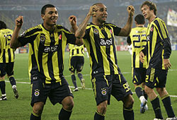 Fenerbahçeyi Londrada kar bekliyor