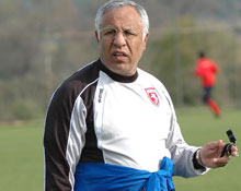 SIRADAN BİR TAKIM DEĞİLİZ