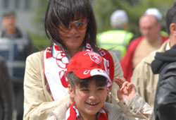 Bayanlardan tam destek