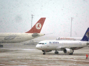 Havaalanında feci kaza: 1 ölü, 1 yaralı