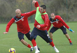 Karşıyaka mesaisi sürüyor