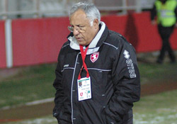 Bal yapmayan arı gibiyiz