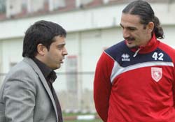 Tan yakından ilgileniyor