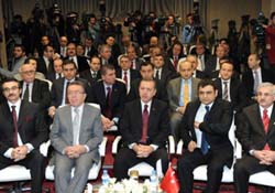 Yeni Başabakan'a eşlik etti