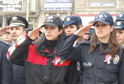 Polisin gurur günü