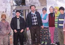 Bu aile sokakta kaldı