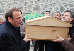 Başkan Genç aileleri teselli etti