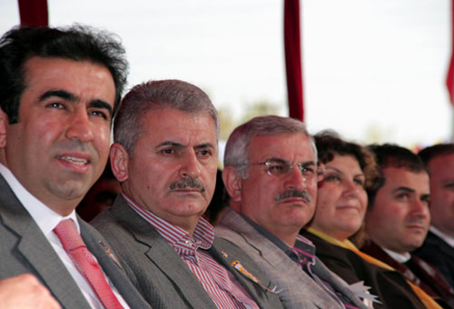 'Gündemimizde hizmet var'