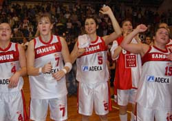 SBK SÜRPRİZ PEŞİNDE