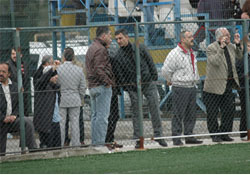 Ali hoca tribünden izledi