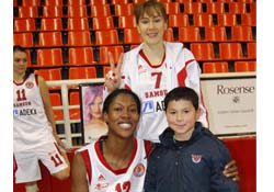 Sevgi gösterisinde bulundular