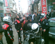 Balici genci zor zaptettiler