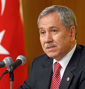 Arınç: Eski CHP kendini gösterdi