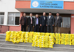 ASKONdan ayakkabı ve çorap yardımı